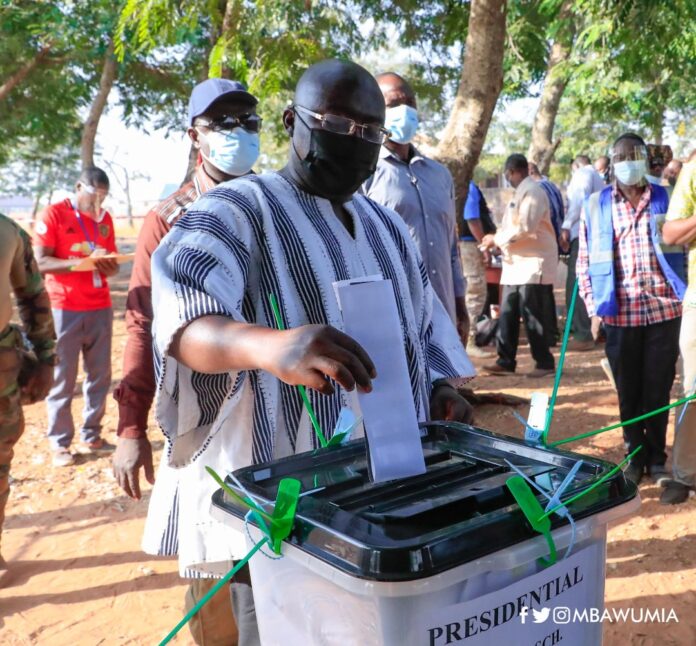 Dr Mahamudu Bawumia voting in Election 2020